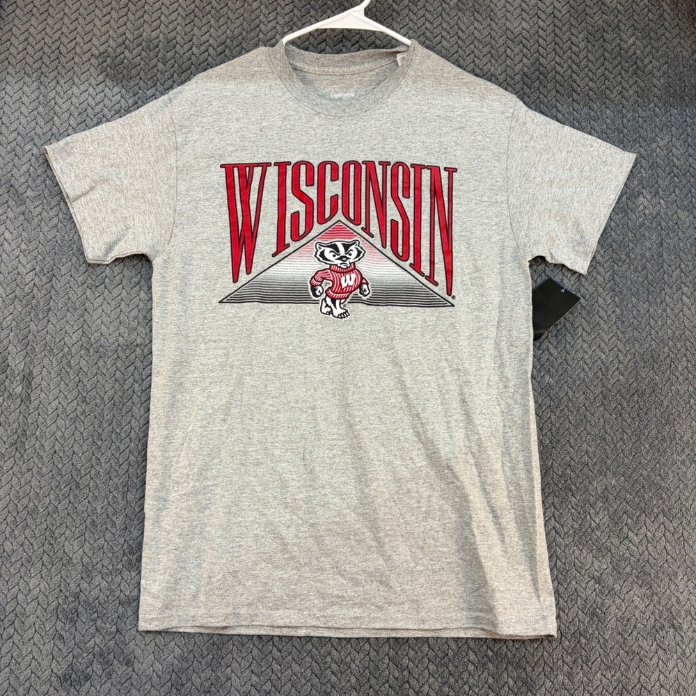 Wisconsin Badgers Bucky Badger T-Shirt Gray Captivating Apparel Mens Medium NWT
